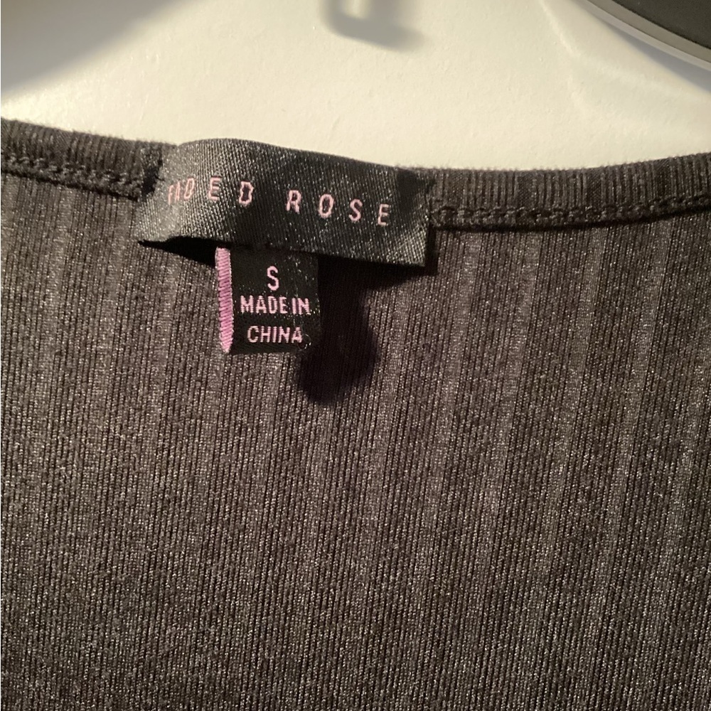 NWT Faded‎ Rose Shirt Size small - Picture 3 of 4